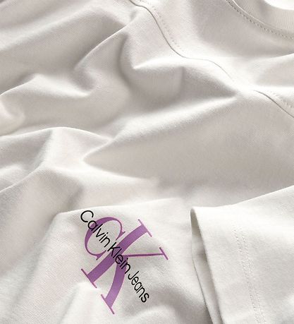 Calvin Klein T-paita - Monogrammia pois päältä sijoitettu T-pait