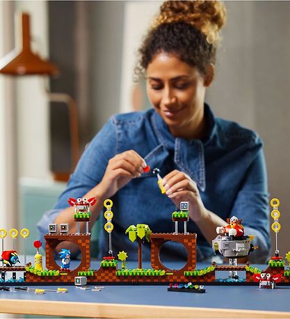 LEGO® Ideas - Sonic the Hedgehog - Green Hill Zone 21331 - 1125 
