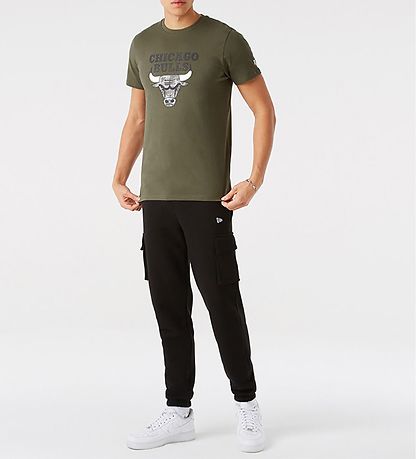 New Era Stuttermabolur - Chicago Bulls - Army Grænt