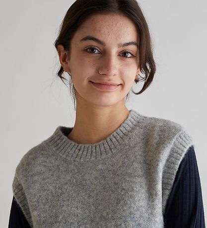 Grunt Väst - Charlotte Stickad Väst - Grey Melange