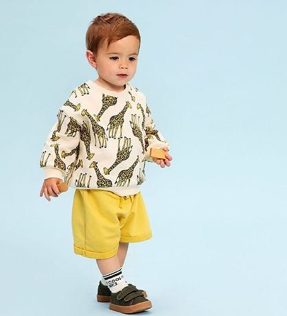 The New Siblings Sweat Shorts - TnsFilimu - Missed Yellow