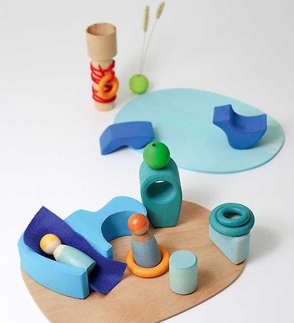 Grimms Träleksaker - Small World Play By The Vatten