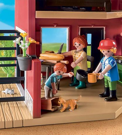 Playmobil - Farmhouse With Outdoor Area - 71248 - 137 Parts