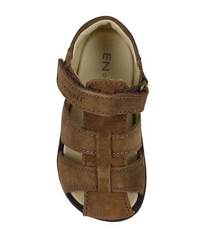En Fant Sandaler - Lejon