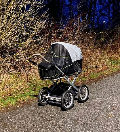 BabyDan Mosquito Net - Black w. Reflector on the hood