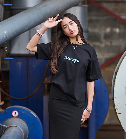 Hound T-shirt - Oversized - Black w. Print
