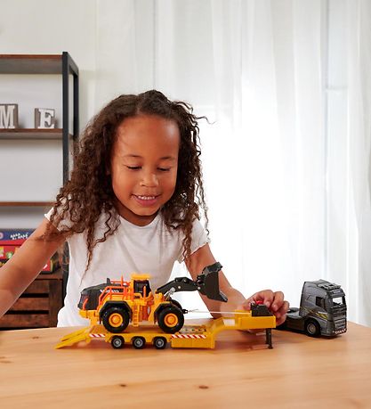 Majorette Toys - Volvo Truck And Rubber Goat w. Light/Sound