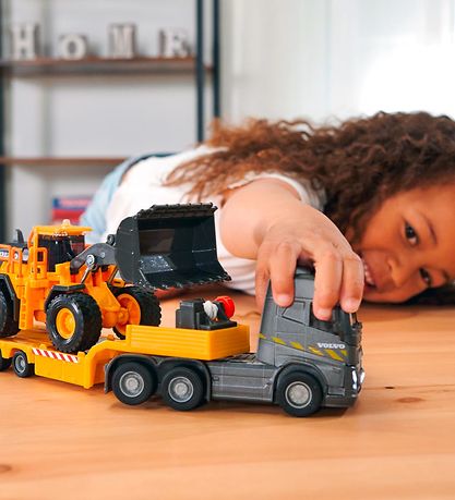 Majorette Toys - Volvo Truck And Rubber Goat w. Light/Sound