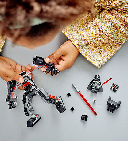 LEGO Star Wars - Darth Vader-robottiasu 75368 - 139 Osaa