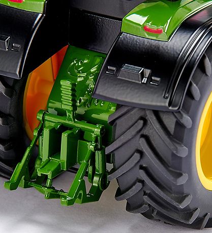 Siku Tractor - John Deere 8R 370 - 1:32 - Green