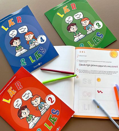 Straarup & Co Book - Learn & Read - Reading Training 2 - Danish