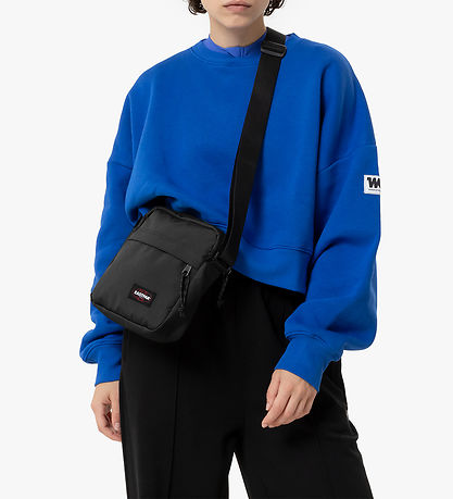 Eastpak Olkalaukku - Isompi -3L - Musta