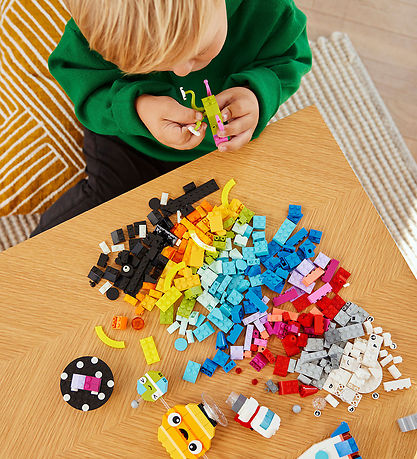 LEGO® Classic+ - Creative Space Planets 11037 - 450 Partar