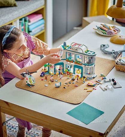LEGO® Friends - Heartlake City Krankenhaus 42621 - 1045 Teile