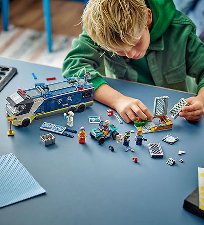 LEGO® City - Police Mobile Crime Lab Truck 60418 - 674 D