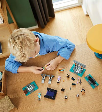 LEGO® Minecraft - Vapenförrådet 21252 - 203 Delar
