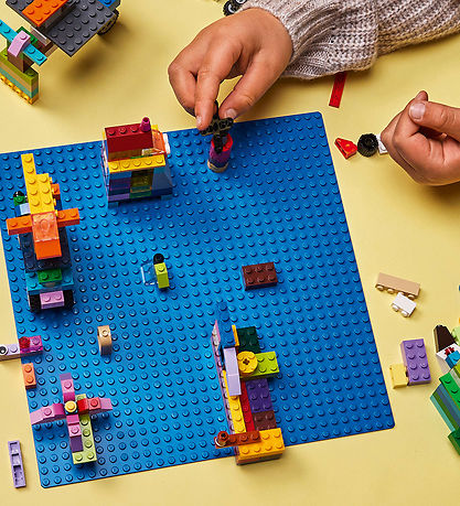 LEGO® Classic+ - Blue Baseplate - 11025