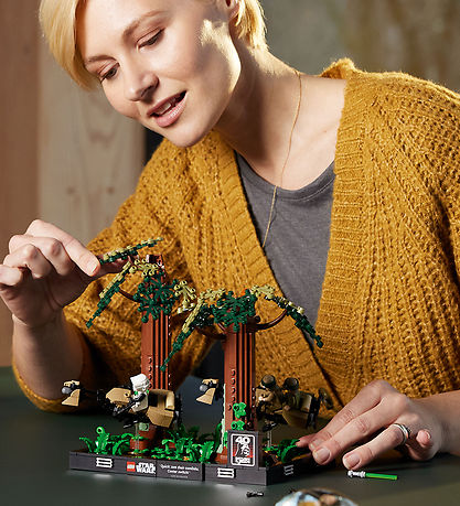 LEGO® Star Wars - Endor Speeder Chase Diorama 75353 - 608 D