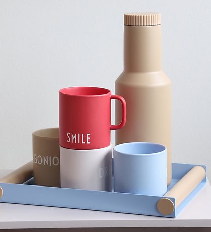 Design Letters Cup w. Handle - Favorite - Smile - Red
