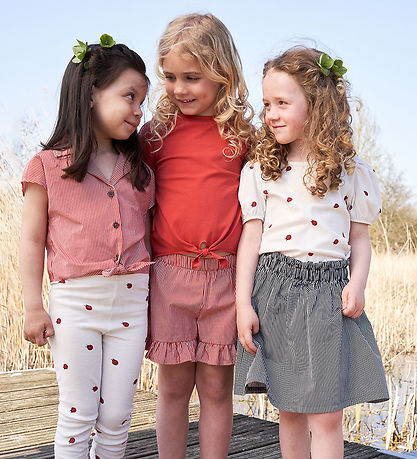 Müsli Shorts - Poplin Stripe Frill - Conditioner Cream/Apple Ed