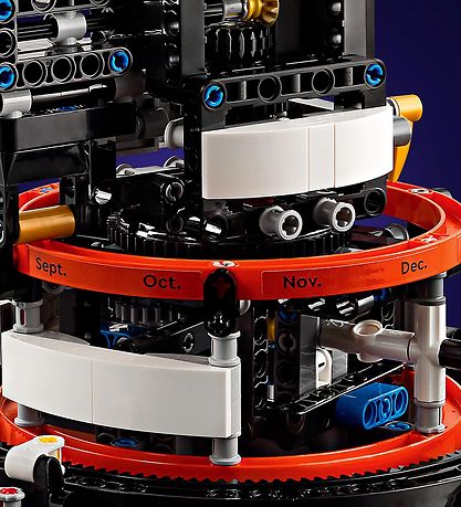 LEGO® Technic - Planet Earth and Moon in Orbit 42179 - 526 Parts