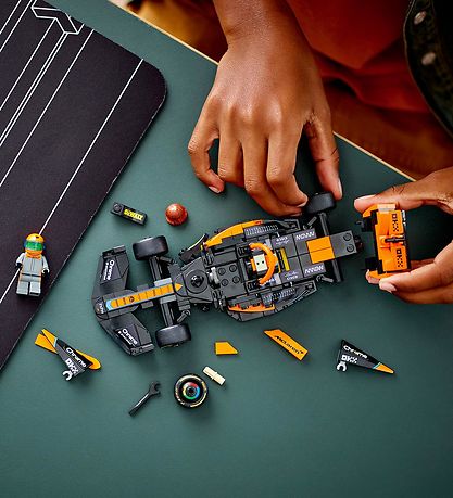 LEGO® Speed Meistarar - 2023 McLaren Formula 1 Race Car 2023 769