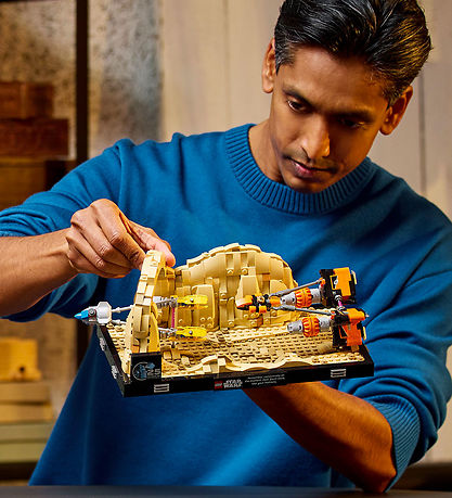 LEGO® Star Wars - Podrennen in Mos Espa ? Diorama - 75380 - 718 