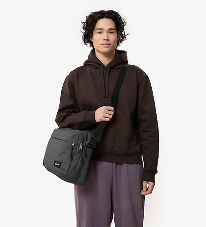 Eastpak Hliðartaska - Crosser - 16L - Black Denim