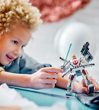 LEGO® Star Wars - Luke Skywalker X-Wing-robot 75390 - 195 Deler