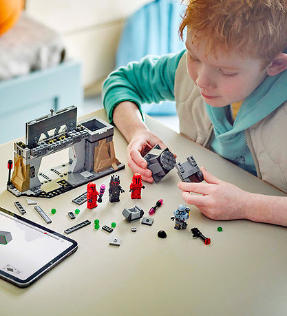 LEGO® Star Wars - Paz Vizsla and Moff Gideon Battle - 75386 - 28