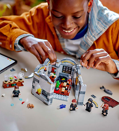 LEGO® Harry Potter - Hogwarts Castle: Potions Class 76431 - 397