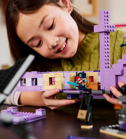 LEGO® Minecraft - The Ender Dragon and End Ship 21264 - 657 Part