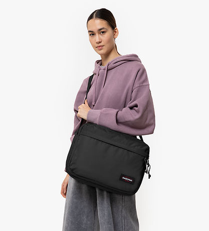 Eastpak Hliðartaska - Crosser - 16L - Svart