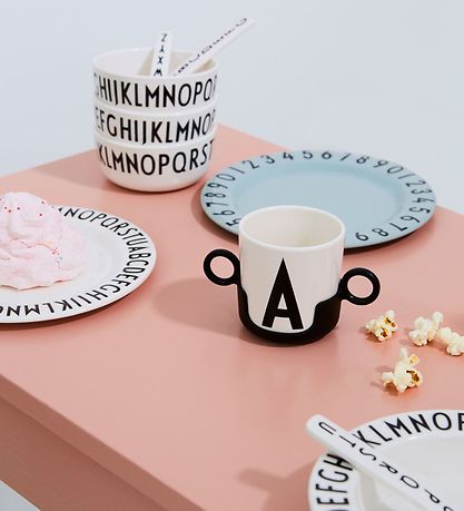 Design Letters Geschenkbox - Grow With Your Cup - Schwarz