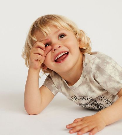 Petit by Sofie Schnoor Stuttermabolur - Julius - Warm Grey M. Tí