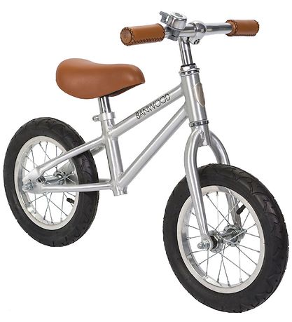 Banwood Balance Bike - First Go! - Chrome