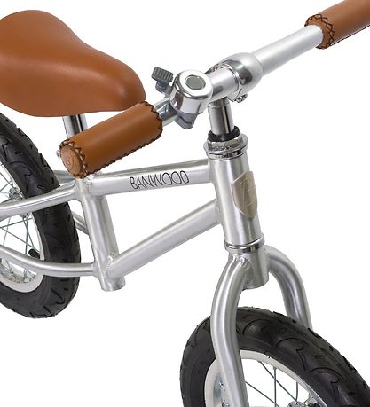 Banwood Balance Bike - First Go! - Chrome