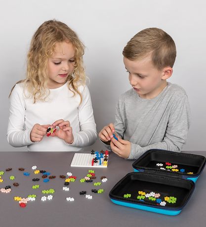 Plus-Plus Suitcase - 100 pieces and 1 Building Plate