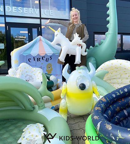 SUNNYLIFE Inflatable Sprinkler Monty the Monster SUNNYLIFE Inflatable Sprinkler Monty the Monster