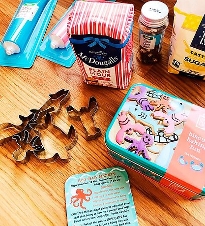 Gift In A Tin Play - Learn & Play - Biscuit Baking Fun