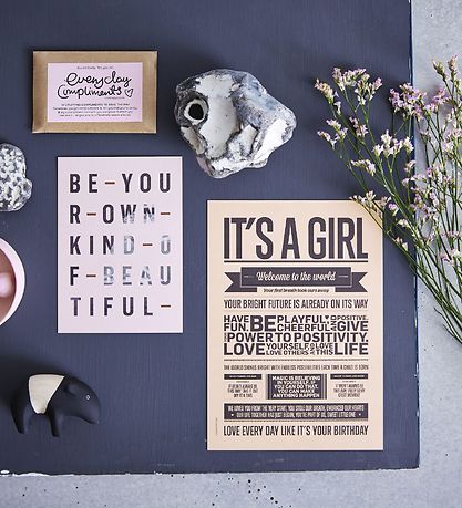 I Love My Type Veggspjald - A3 - Love Typography - It's A Girl