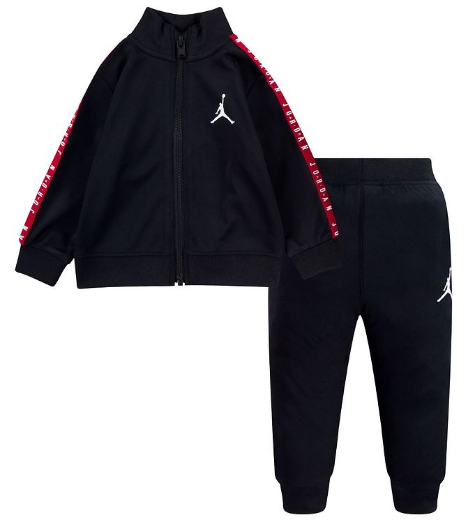 black jordan tracksuit