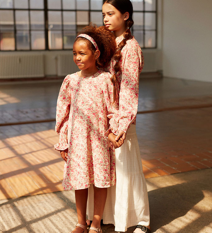 Girls bright 2025 pink dress