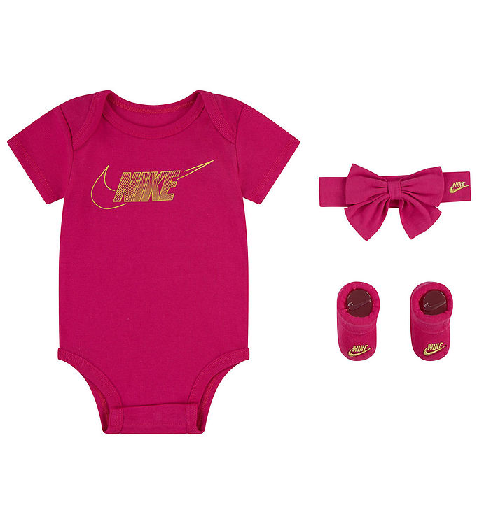 Nike newborn deals girl clothes
