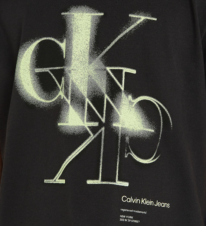 Shipping - Calvin T-shirt Monogram Spray Black » Klein CK ASAP -