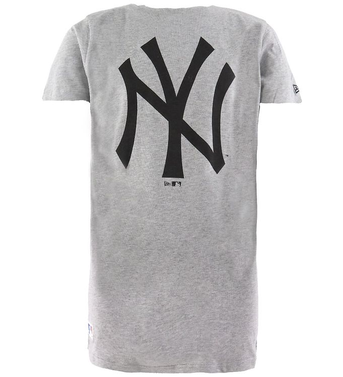 New York Yankees - Various Yankees merchandise including a grey