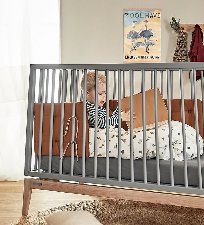 Luna crib outlet