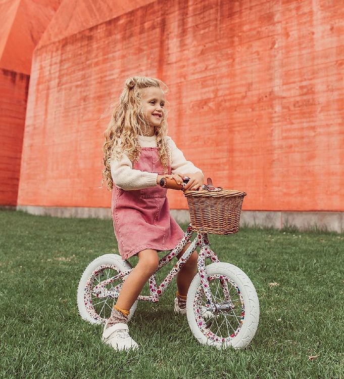 Banwood Balance Bike First Go Anthropologie White w. Flow