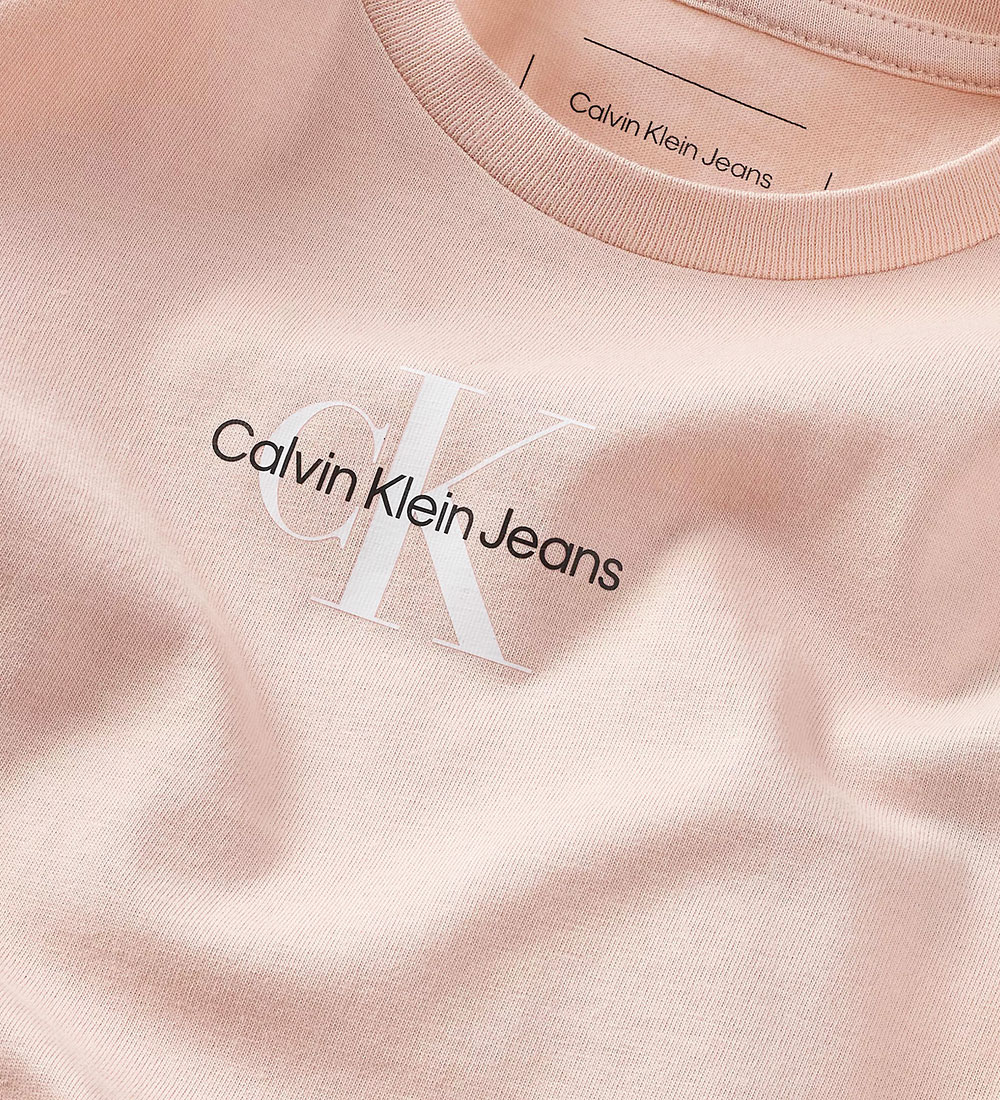 Calvin Klein T-skjorte - Micro Monogram - Peach Pisk