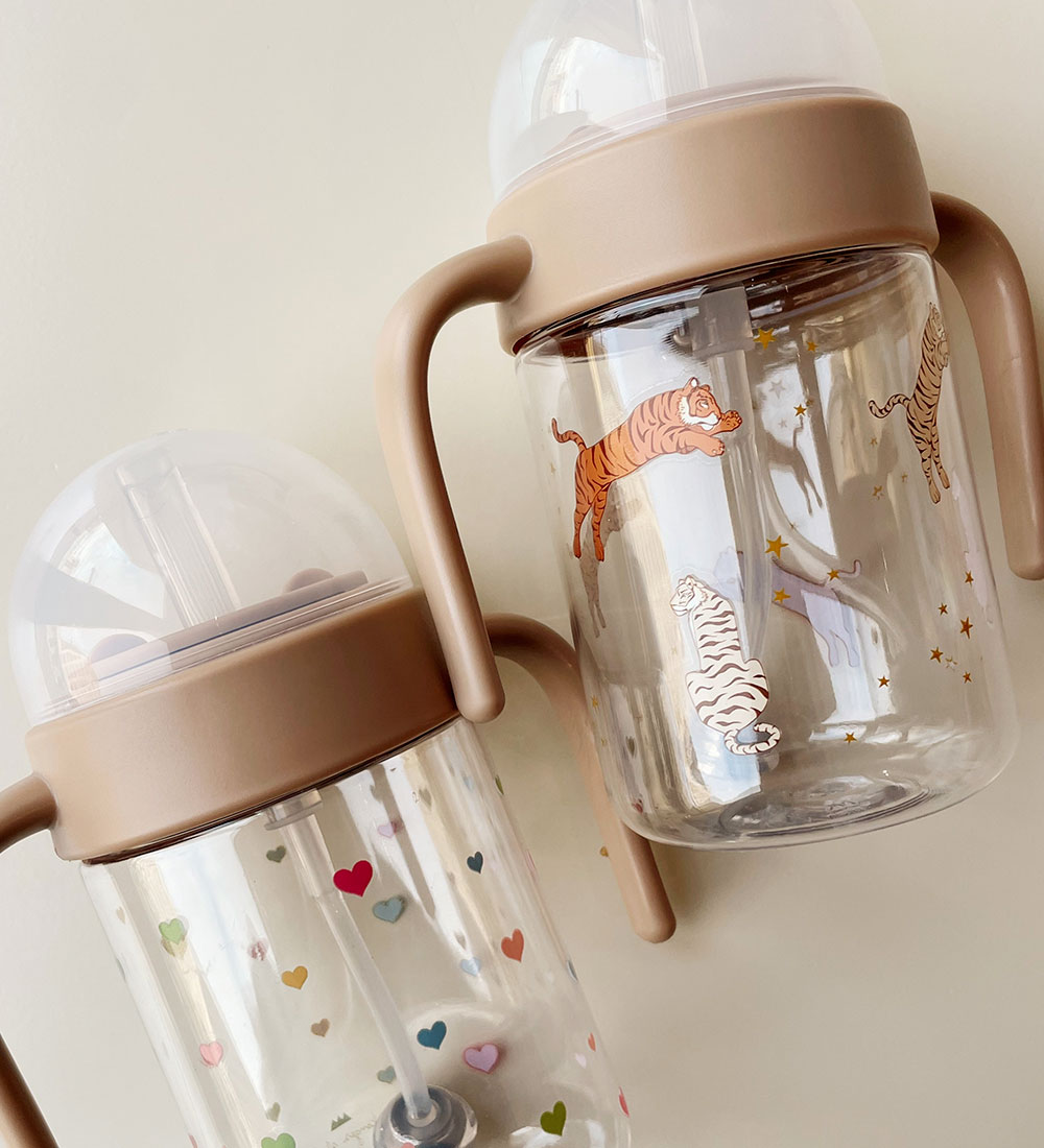 Konges Sløjd Cup w. Handle/Straws - 330 mL - Roar